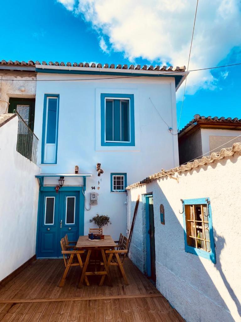 Malta House In Galaxidi Villa Ngoại thất bức ảnh